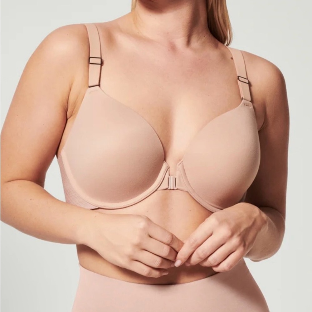 SPANX Nude Front-Close Smooth T-Shirt Bra NEVER WORN